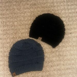 Cozy Knit Beanie Set - Black and Blue